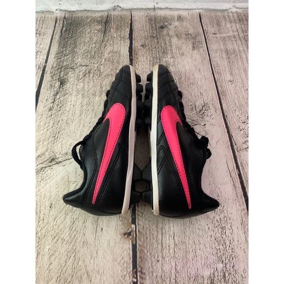 NIKE Girl's Black/Pink Soccer Cleats / Size: 10C - Picture 4 of 9